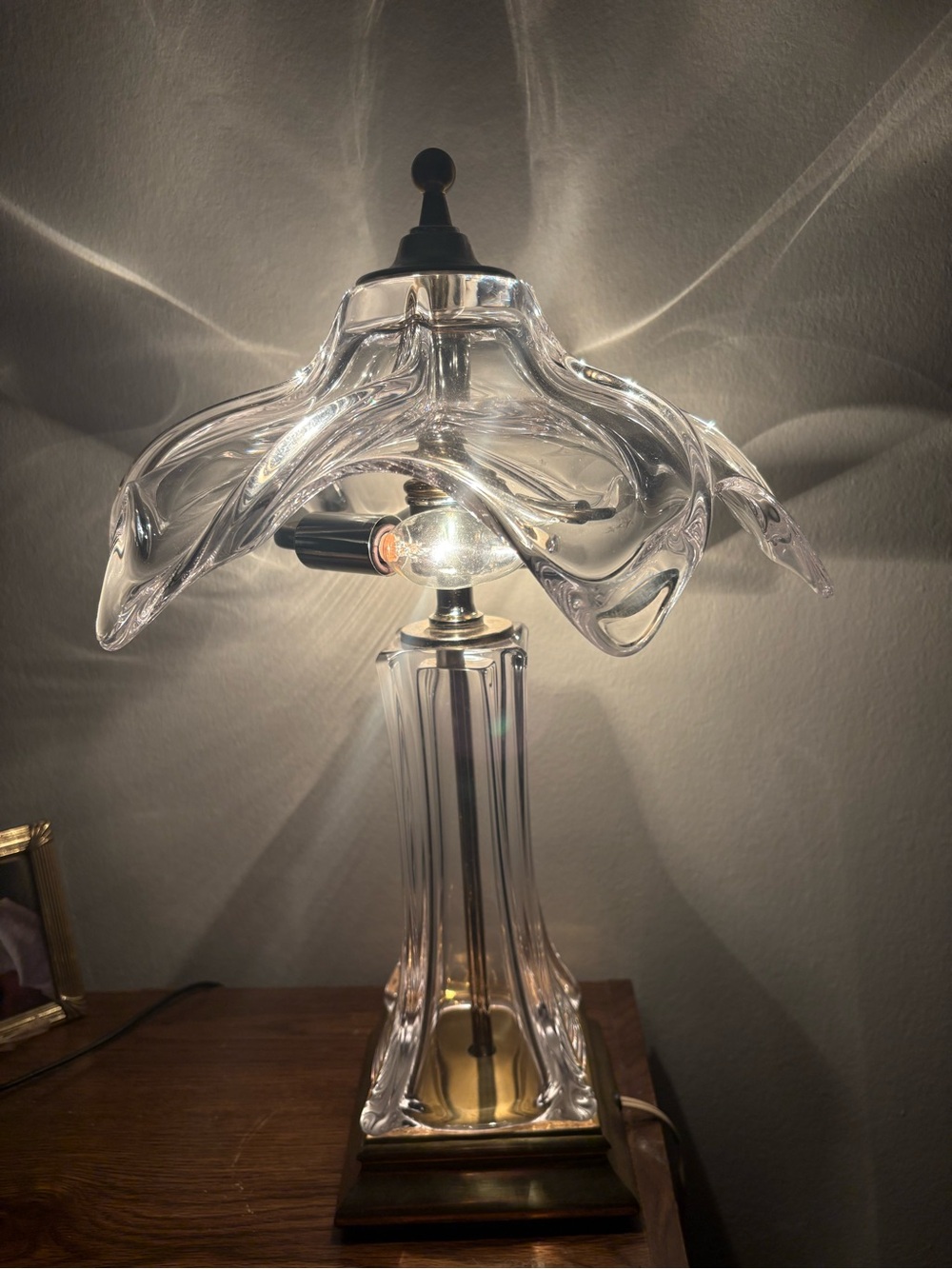 1960s Cofran Art Verrier Glass Blown Elegant Clear Glass Table Lamp